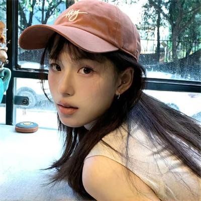 蓝色嘴巴的脸